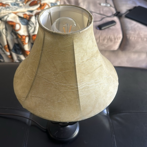 Lamp - Picture 2 of 3